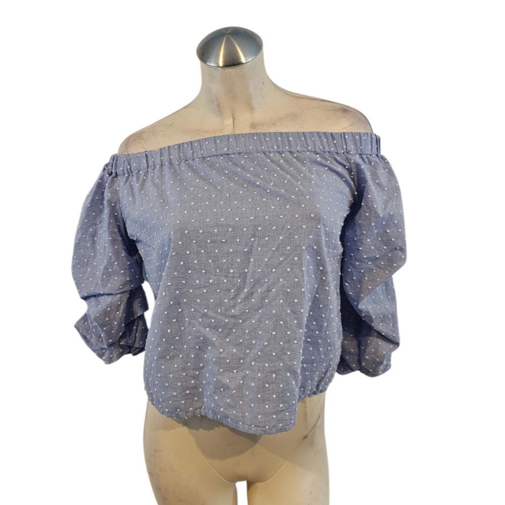 3/$25 Romeo & Juliet Couture Size M Women's Off-Shoulder Blue Top